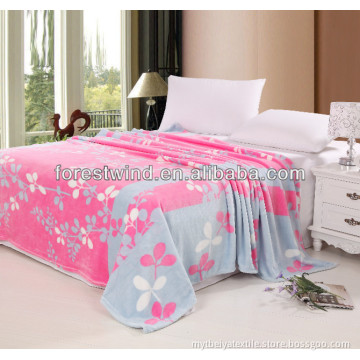 Soft 100% Polyester Solid Coral Fleece Blanket with printed pattern